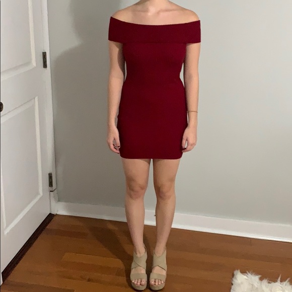 Dresses & Skirts - Stunning red dress